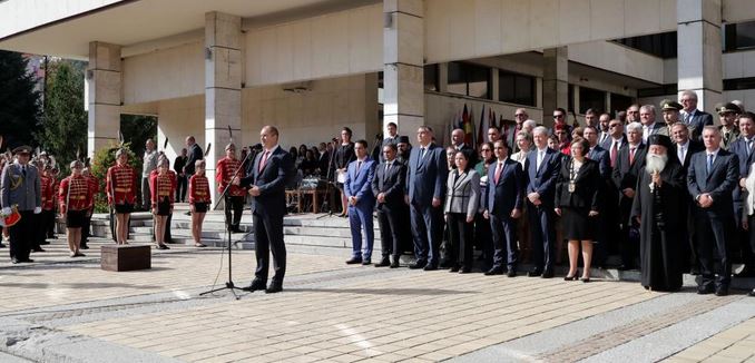 prezidenttroyan1410182 Румен Радев: Троян се утвърди като вековно огнище на образование и култура, на буден дух и предприемачество
