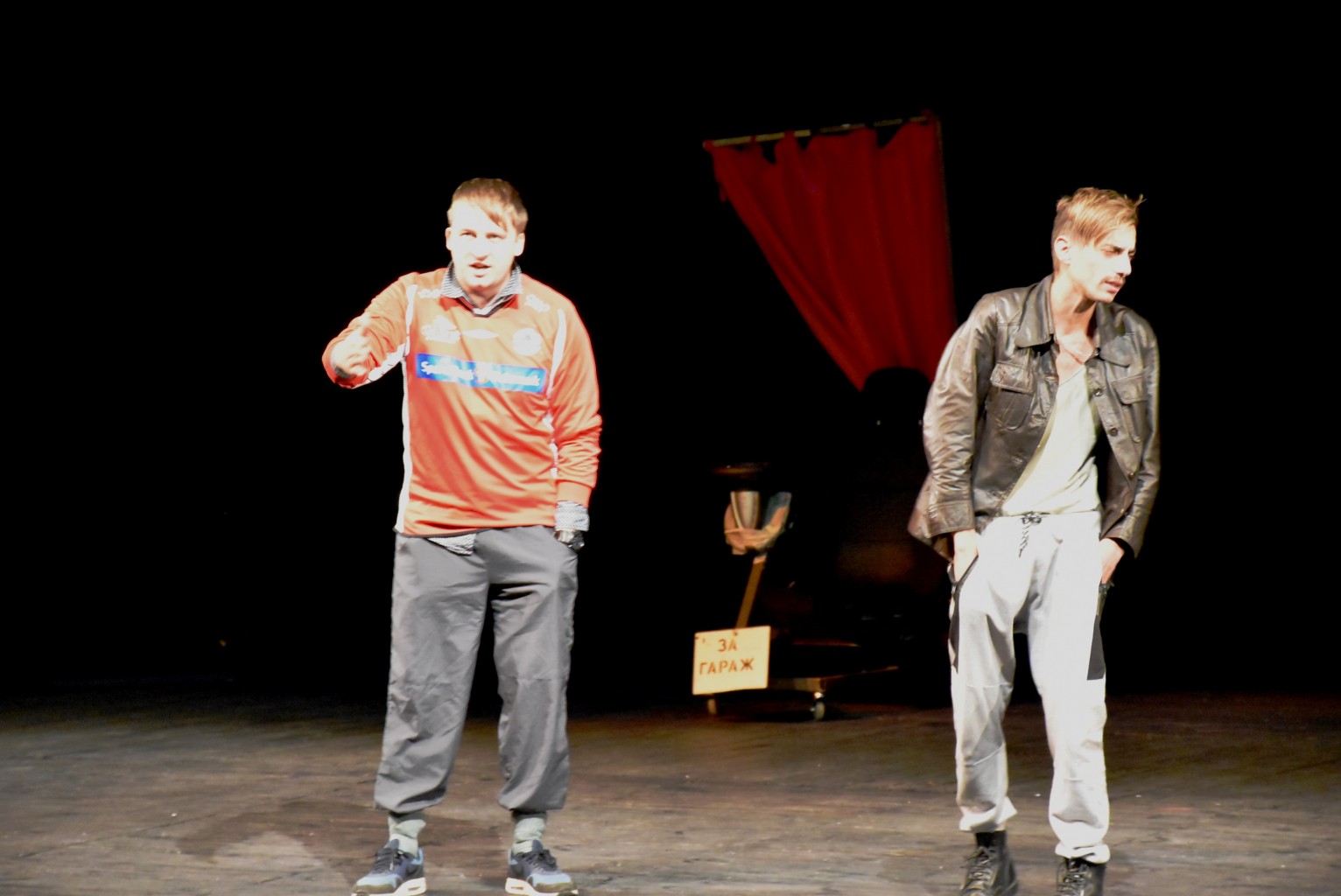 teaterkolela2510181 Чудните превъплъщения на двама шофьори представя спектакълът „Колега“ в Ловеч