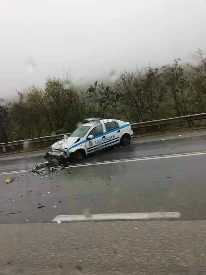 FB IMG 1554816955213 78-годишен е блъснал патрулка край Ябланица. Двама полицаи са леко пострадали