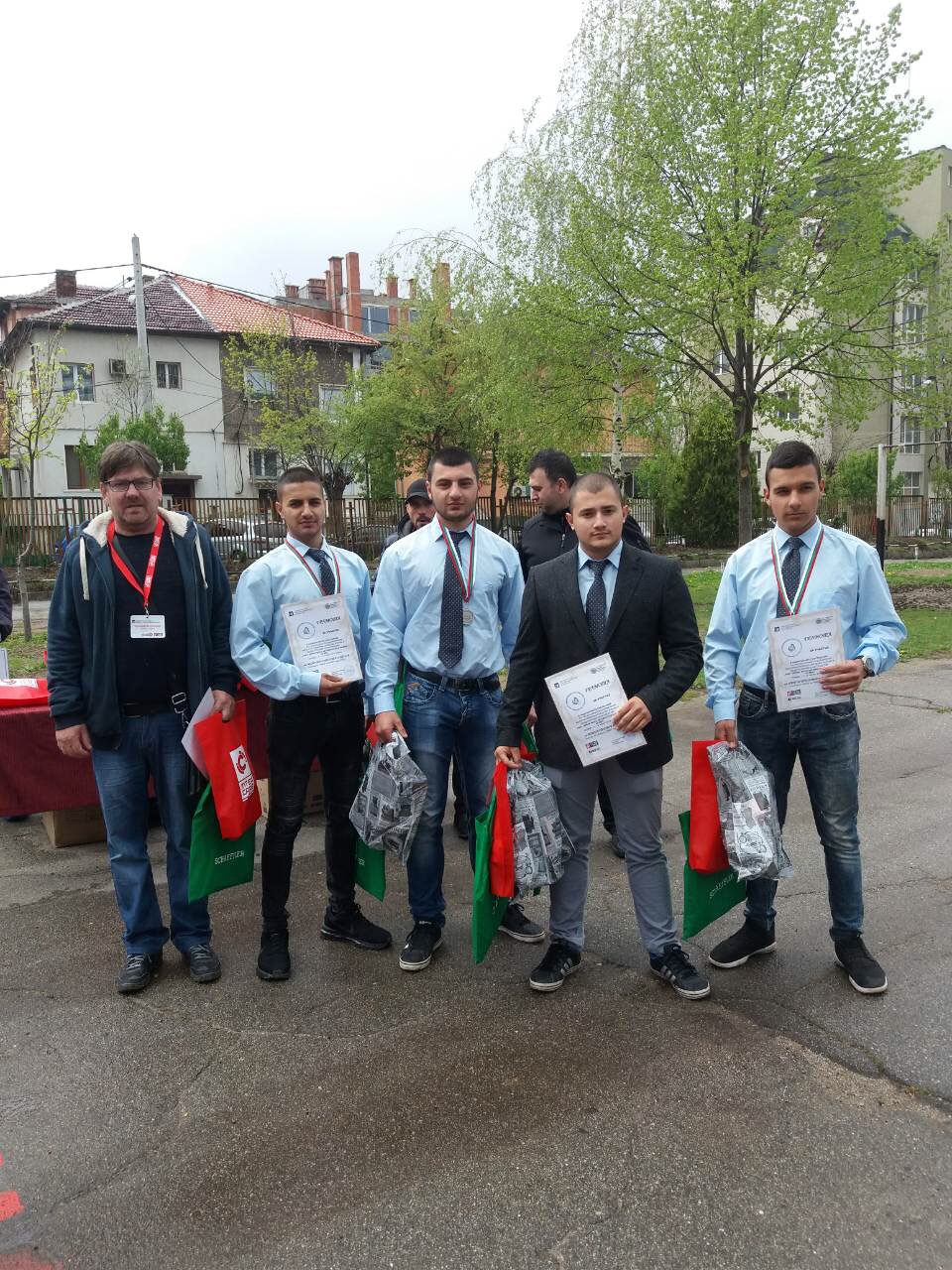 mehanosastezanie1704191 2 Отборът на ПГМЕТ Ловеч завоюва второ място – отборно за „Най-добър млад водач на МПС“