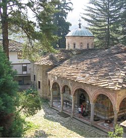 troyanmanastir104191 Телефонен измамник опитал на 30 март т.г. от името на Община Ловеч да иска дарение от Троянския манастир