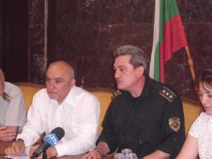 oukomisar2506191 Гл. комисар Н. Николов: „Държавата винаги е в готовност да помага”
