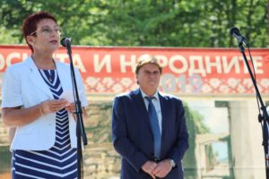 prazniknosii230719 4 Тазгодишният Празник на народния обичай и автентичната носия в Рибарица бе изпълнен с богата програма