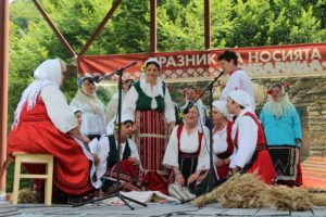 prazniknosii230719 6 Тазгодишният Празник на народния обичай и автентичната носия в Рибарица бе изпълнен с богата програма