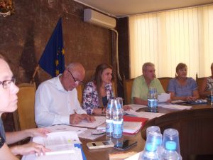 komisiaou2008191 Диво прасе край Априлци донесе АЧС в област Ловеч, започва дезинфекцията в „заден двор“ след доброволно клане на над 1300 прасета