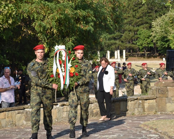 osvobojdenielovech2308192 Ловеч отбеляза на 22 август с богата програма 142 години от Освобождението на града от османско иго и установяване на местно управление