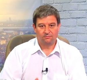 JulianPetrov209191 Взаимодействие между семейство и училище - традиции и съвременност, или лобизъм и популизъм?
