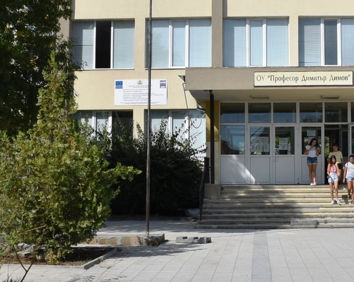 d dimov1109191 Общината: Всички училища в Ловешка община са в готовност за откриване на новата учебна година