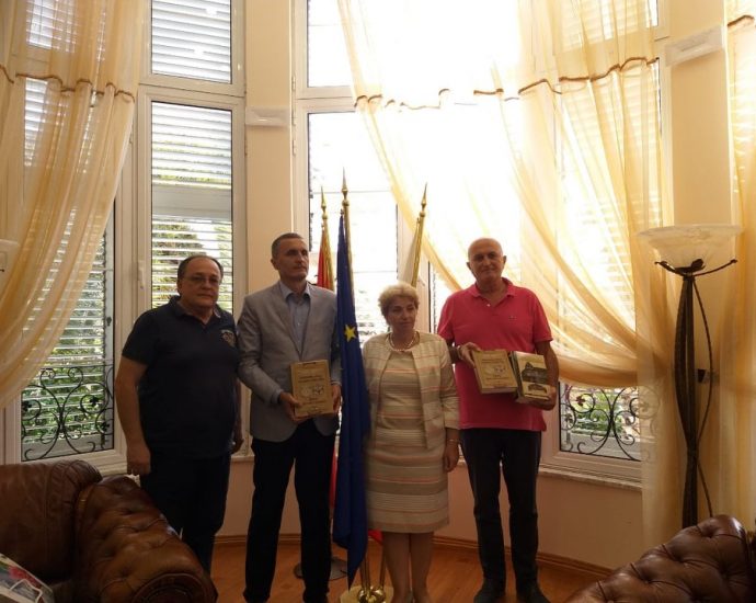 kolashindelegacia1209192 Делегацията на Община Ловеч се прибра от гостуване в Черна гора