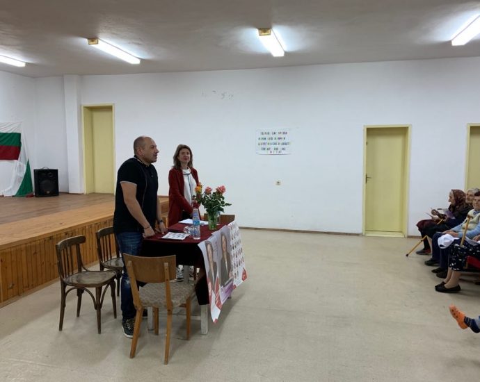bspumarevci121019 1 Подготвили сме план за спешни дейности, свързани с работа на общината, заяви кандидатът за кмет Радина Банкова в село Умаревци