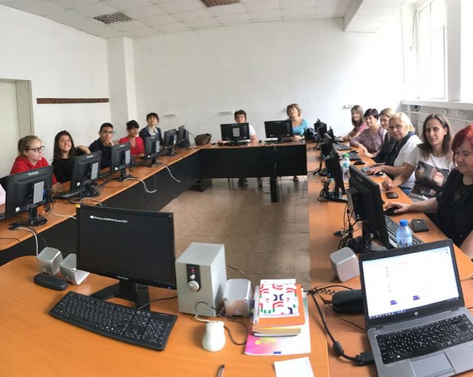 ezikovaprestaviane910191 Езиковата гимназия в Ловеч представи в Бургас новаторски подходи към учебното съдържание