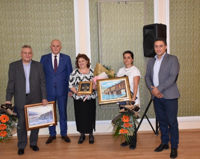 lekargodina1810191 Д-Р ПЕТЯ СТАНЧЕВА Е ЛЕКАР НА ГОДИНАТА 2019 В ЛОВЕЧ