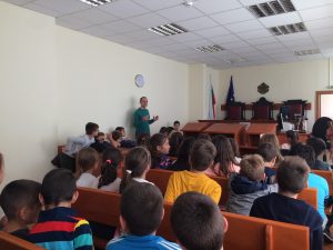 oksadlov111019 4 Над 70 третокласници посетиха Окръжен съд – Ловеч в Деня на отворени врати