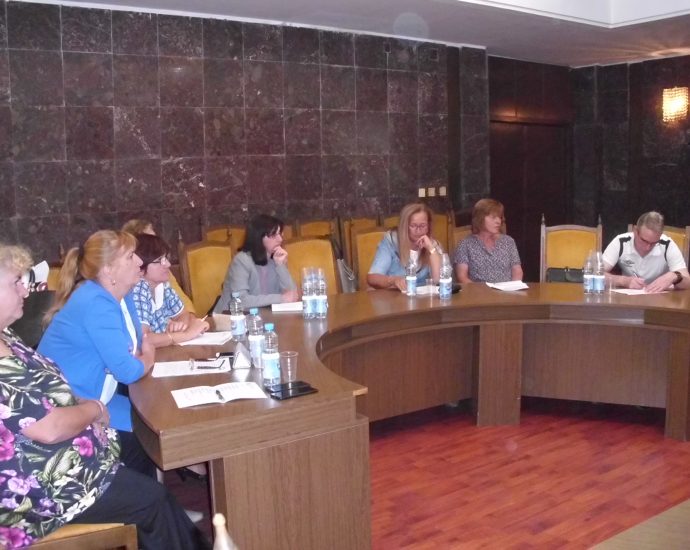 savetuchenici11019 1 Заседава Областно координационно звено за обхващане и задържане на деца и ученици в училище