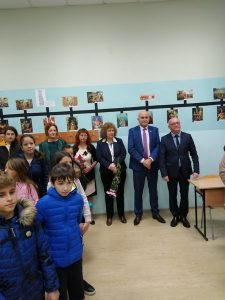 gimnaziata2311194 Честит празник! За патронния празник в Гимназията бе открит нов кабинет по история