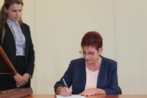 tetevenkmetobs1211196 Избраният за втори мандат Кмет на Община Тетевен – д-р Мадлена Бояджиева встъпи в длъжност