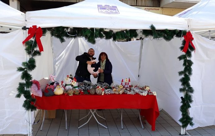 bazar612191 Потребителите на социални услуги с Коледен базар в Ловеч