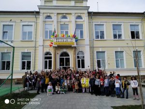 gimnaziata2212193 Коледари благословиха Гимназията