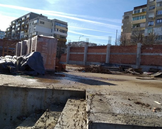 remontdimov1612193 Бави се ремонтът на основно училище „Проф. Димитър Димов“ в Ловеч
