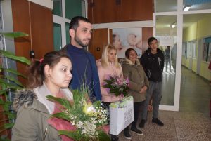 babinden2101201 КМЕТЪТ НА ЛОВЕЧ РАЗДАДЕ ПОДАРЪЦИ НА РОДИЛКИ ЗА БАБИНДЕН