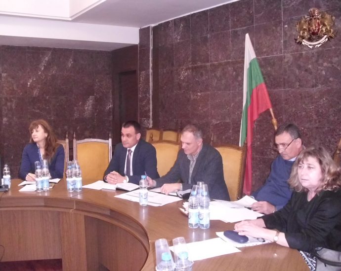 bezopastnostpat3101201 2 Областната комисия за безопасност на движението по пътищата проведе в Ловеч поредното си заседание