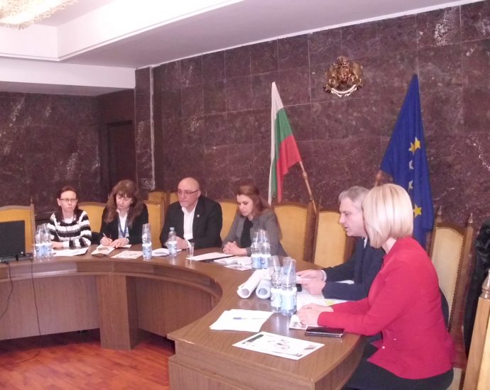 oukomisia2901201 Епизоотичната обстановка в област Ловеч е спокойна, няма болни животни във фермите за отглеждане на домашни прасета, както и нови случаи на констатирани огнища на АЧС при диви свине