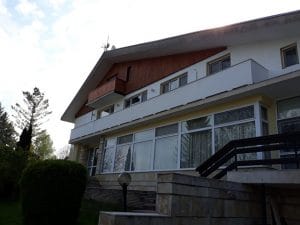 vilasparky1501201 За понеделник, 20 януари 2020 г., от ЧСИ е насрочен търг за фирмената вила, в която са живели шефовете на „Спарки“. Началната цена е 723 416 лв.