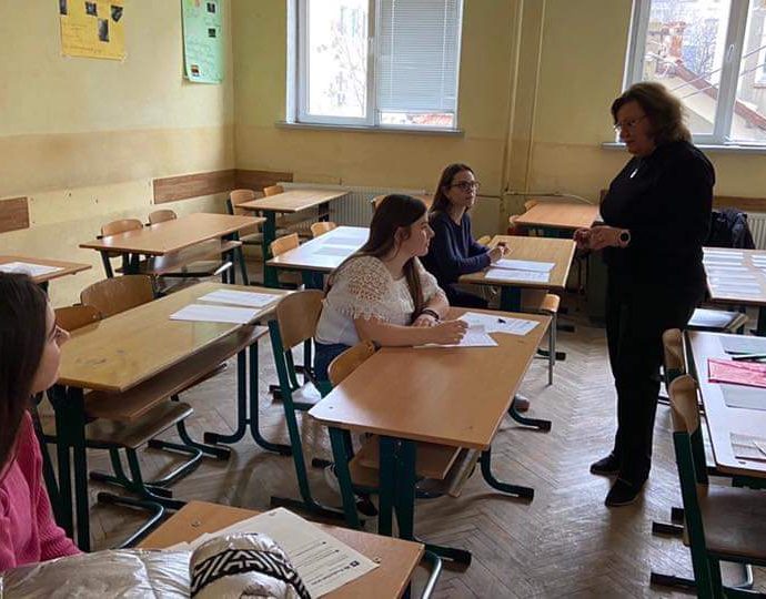 ezikova2202201 За първи път в ПЕГ „Екзарх Йосиф I” в Ловеч се състоя изпит за френска езикова диплома (DELF) за нива В1 и В2