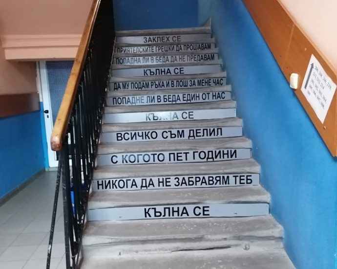 ezikovastalbite1702201 Неда Митева от Езиковата е отличена с грамота от зам. министъра на образованието Таня Михайлова за 2-ро място в НАЦИОНАЛНОТО МНОГОЕЗИЧНО СЪСТЕЗАНИЕ 2020/2021