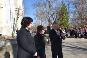 ezikovq1702206 С вълнуваща възстановка учениците припомниха 15 февруари 1950, ден първи на първата Езикова гимназия у нас