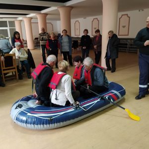 obuchenie702201 Възрастните хора от Община Ловеч участваха в обучения за действие при наводнение, бедствия и аварии