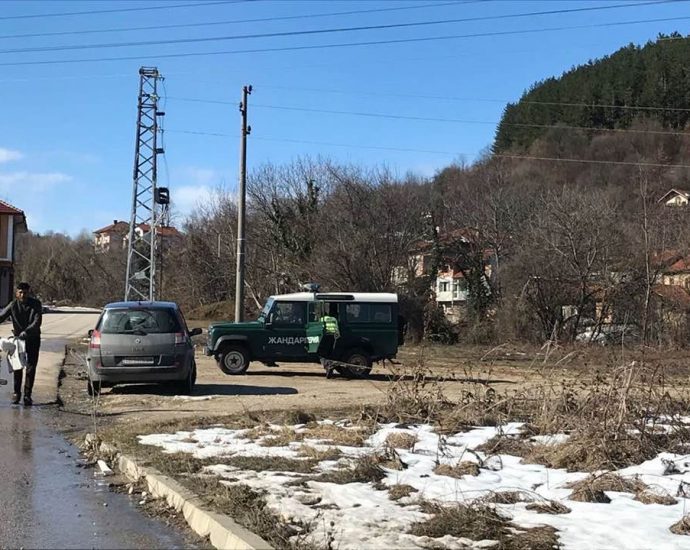 proverkipolice2502203 Специализирана операция насочена срещу битовата престъпност в малките населени места е проведена вчера на територията на общините Ловеч и Летница