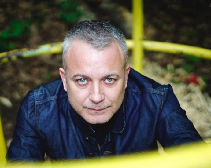 dobribanev1503201 За любовта и други глаголи по време на пандемия