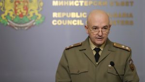 generalmutafchiiski1403201 Генерал Мутафчийски: Хората се подвеждат да купуват ненужни лекарства, които след това ще изхвърлят. Това е безумие и не бива да продължава!