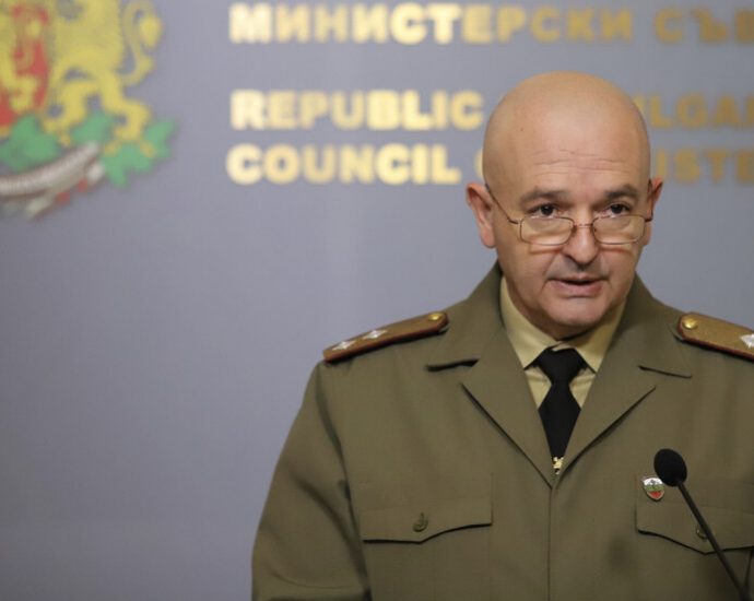 generalmutafchiiski1403201 Генерал Мутафчийски: Хората се подвеждат да купуват ненужни лекарства, които след това ще изхвърлят. Това е безумие и не бива да продължава!