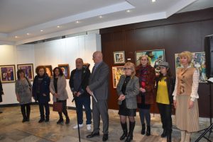 izlojba603201 Осем дами подредиха осмомартенска изложба в Художествена галерия Ловеч