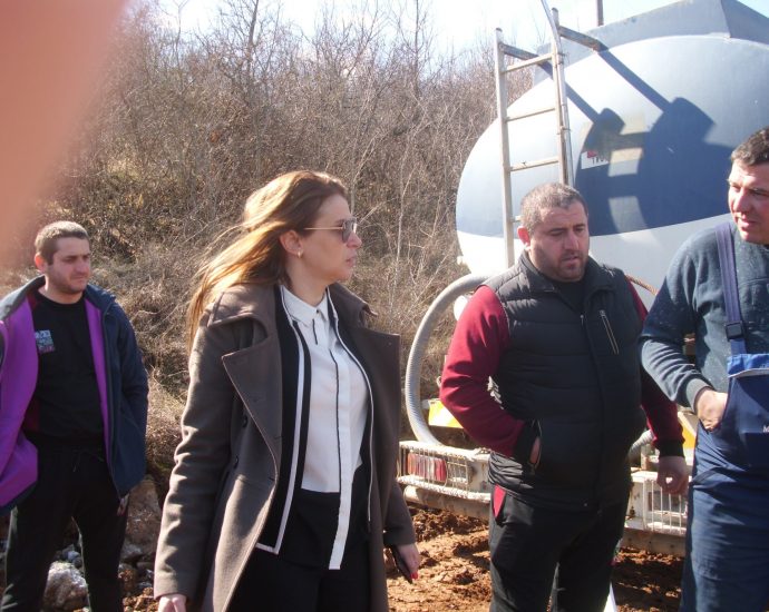 izvorvoda110320 5 Текат аварийно-възстановителни работи по отстраняване на възникналите проблеми с водоснабдяването в Български извор