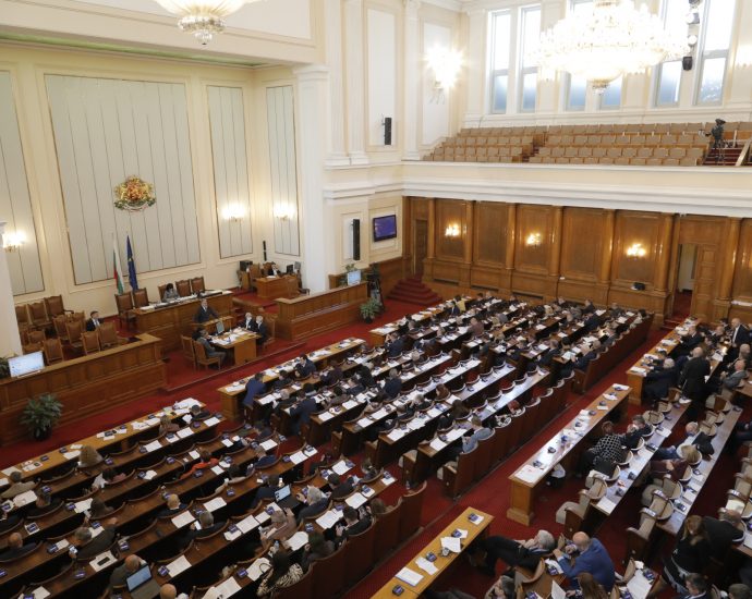 parlament2003201 Парламентът прие на второ четене Закон за мерките и действията по време на извънредното положение, обявено с решение на Народното събрание на 13 март 2020 г.