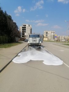 troyandezinfekcia2003201 Започна дезинфекцирането на улици и открити площи в Троян