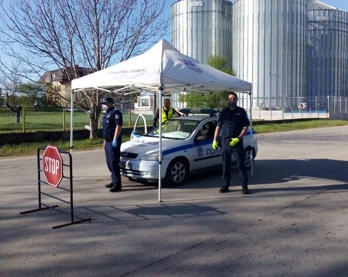 kpplovech170420 1 Отрицателни са взетите проби от 15 служители на РУ на МВР Ловеч и на 149 служители на Домове за стари хора