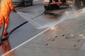 mieneulicitroyan804201 Започва пролетното измиване на улиците в Троян