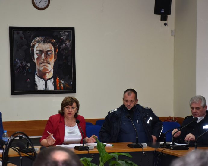 obshshtab2104201 10 000 автомобила са влезли и излезли през ККП-тата на гр. Ловеч през почивните дни. Върнати са 992 автомобила