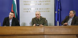 shtabbg1304201 Вирусът е потвърден при 36 медицински служители. 230 са лицата с потвърден COVID-19, които са настанени под лекарско наблюдение в болнични условия.