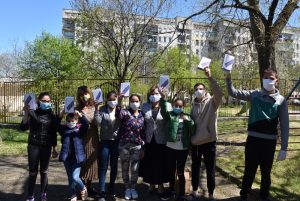 tableti160420 2 Деца от центровете от семеен тип в Ловеч получиха таблети преди Великден