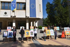 decanagradi2405202 Кметът на Ловеч награди 12 победители в онлайн конкурса за детска рисунка