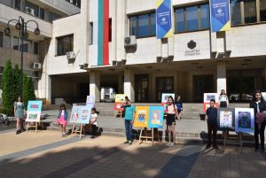 decanagradi2405203 Кметът на Ловеч награди 12 победители в онлайн конкурса за детска рисунка