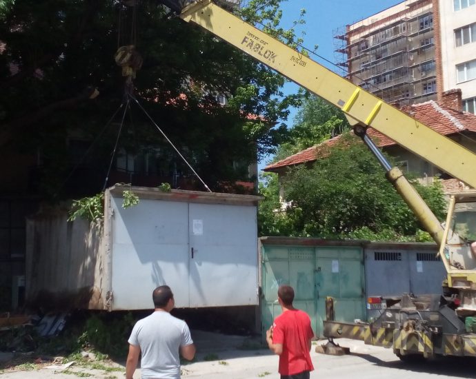 garaji2205201 Проверяват законността на гаражи по ул. „Батенберг“ в Ловеч