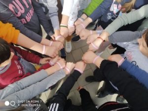 gimnazia1005201 1 15-годишни ученици в Гимназията отправиха своите послания към родителите,  учителите и връстници в електронна книгате си