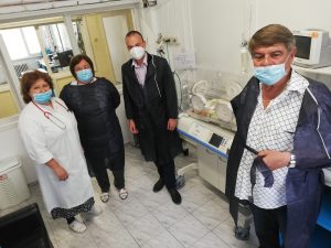 dareniembal2406201 3 Модерен интензивен кувьоз дариха „Ротари“ и дарители на Отделението по неонатология в ловешката болница