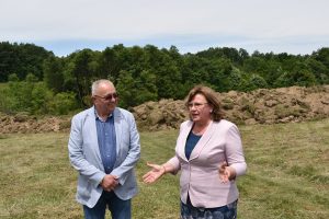 kopkahemus506202 От Община Ловеч: Корнелия Маринова участва в скромна церемония по първа копка на един участък от строящата се АМ „Хемус“